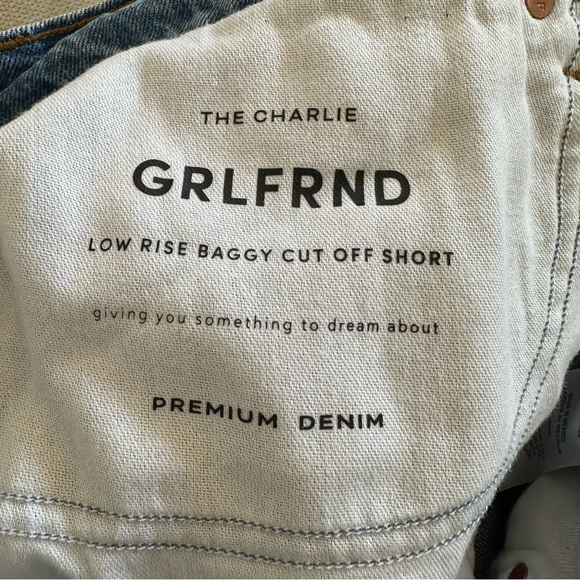 GRLFRND Charlie Low Rise Baggy Cut Off Shorts size 27 - Picture 9 of 10